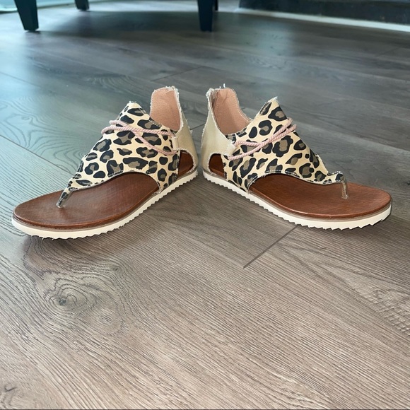 Leopard Print Rope-Accent Gladiator Sandal - Picture 4 of 7